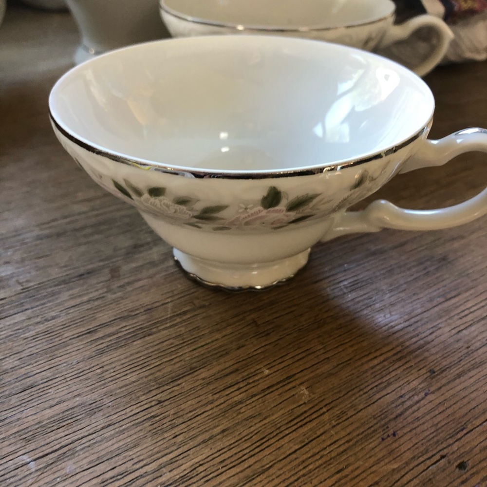 Fine China - Picture 11 of 12